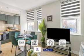 7Nights Escape ! Exclusive Deal on 2 Bedroom, High Spec Luxury Flat By Finesse Stays Short Lets & Serviced Accommodation London With Free WiFi